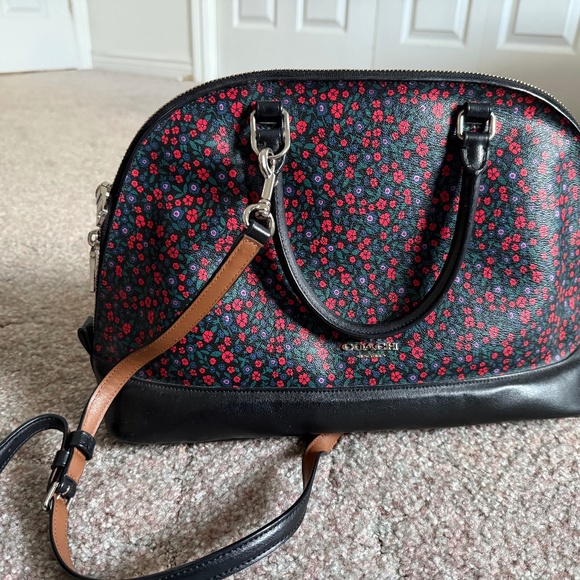 Coach purse - Picture 1 of 5